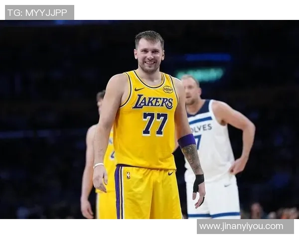 大范点评NBA球员表现里夫斯无球跑动出色东契奇詹姆斯缺乏积极性